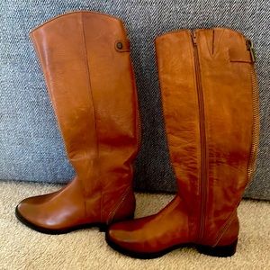 Arturo Chiang Leather Boots